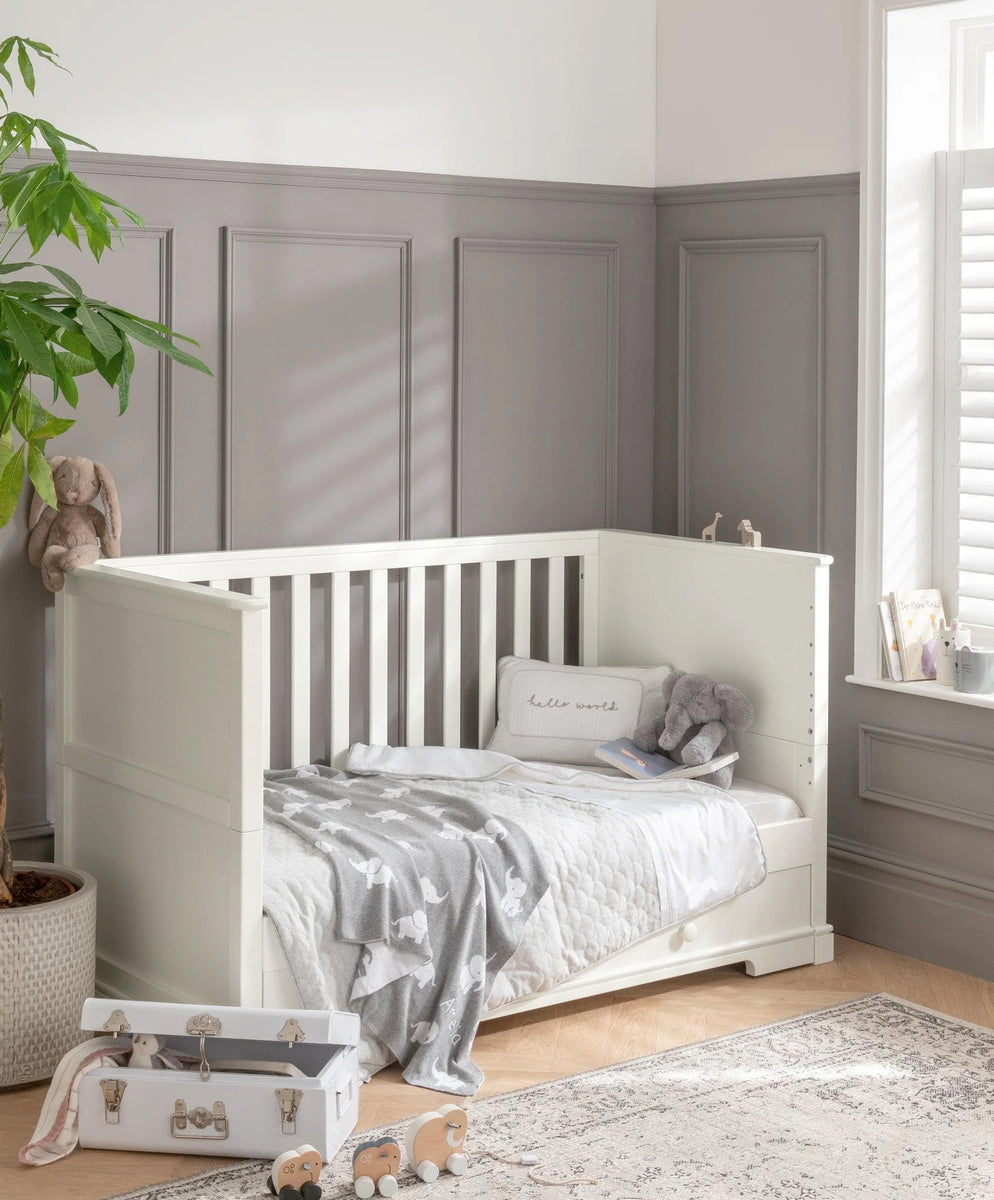 Mamas and papas store cot bed set