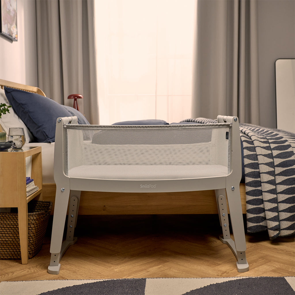 SnuzPod Studio Bedside Crib - Oslo