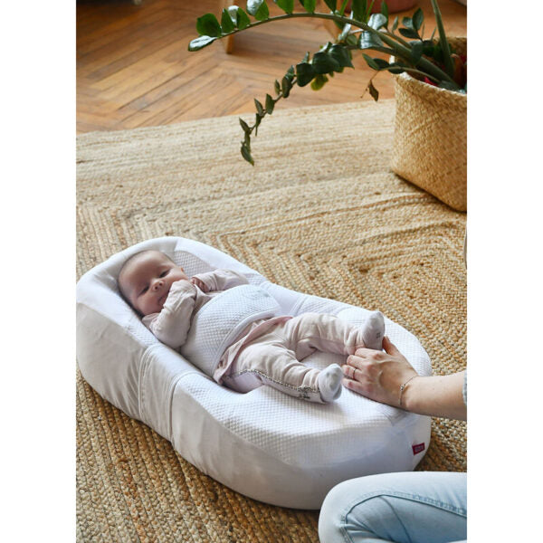 Red Castle Cocoonababy Pod Support Nest - White