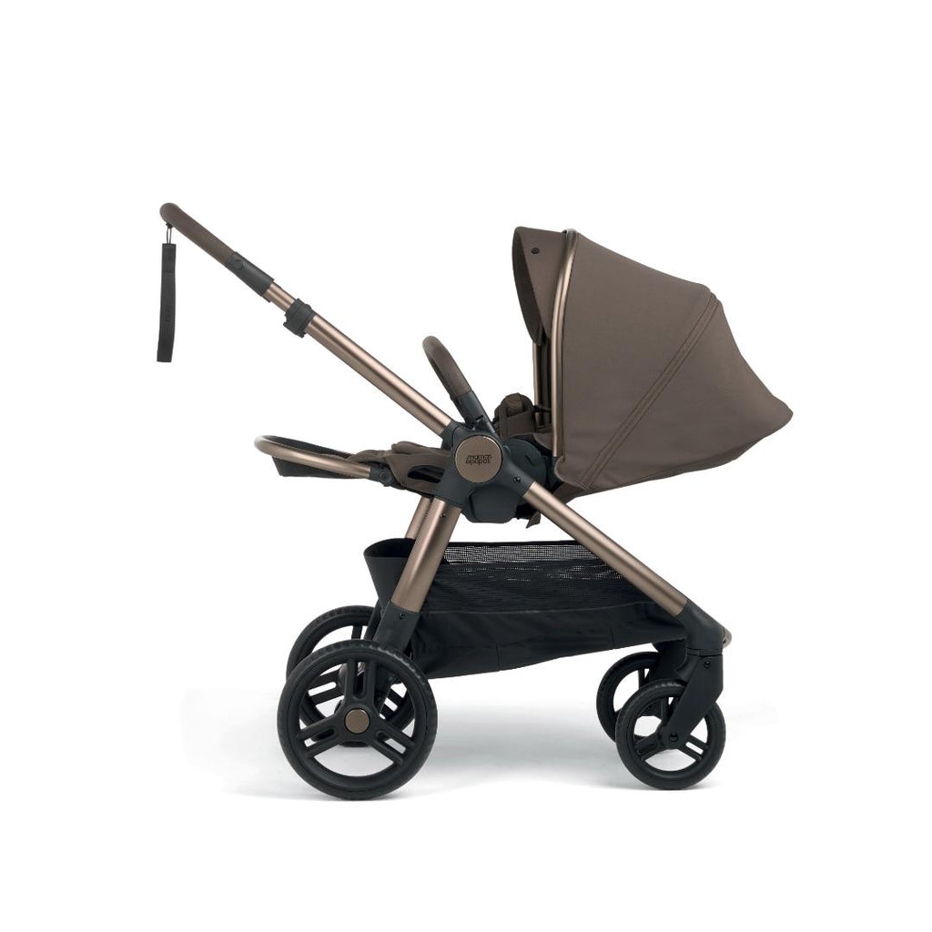 Mamas & Papas Ocarro² Complete Pushchair (with Bear & Blanket) | Crema