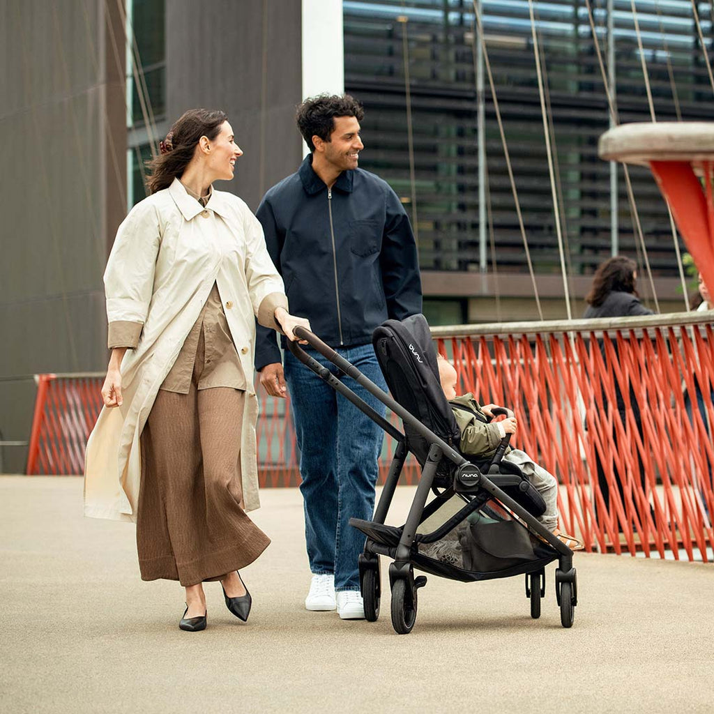 Nuna SWIV Stroller | Caviar