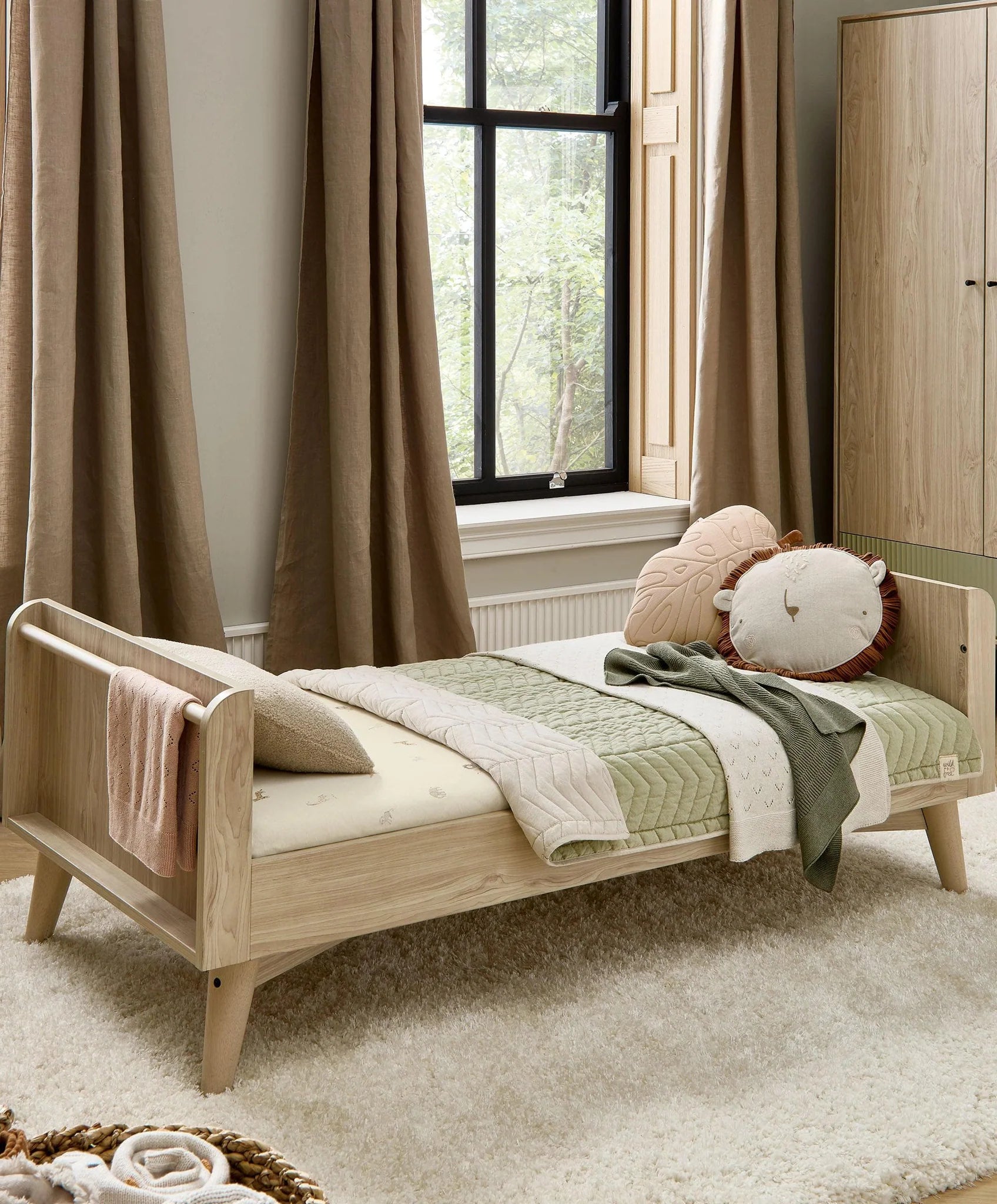 Mamas and papas 2024 solid oak cot bed