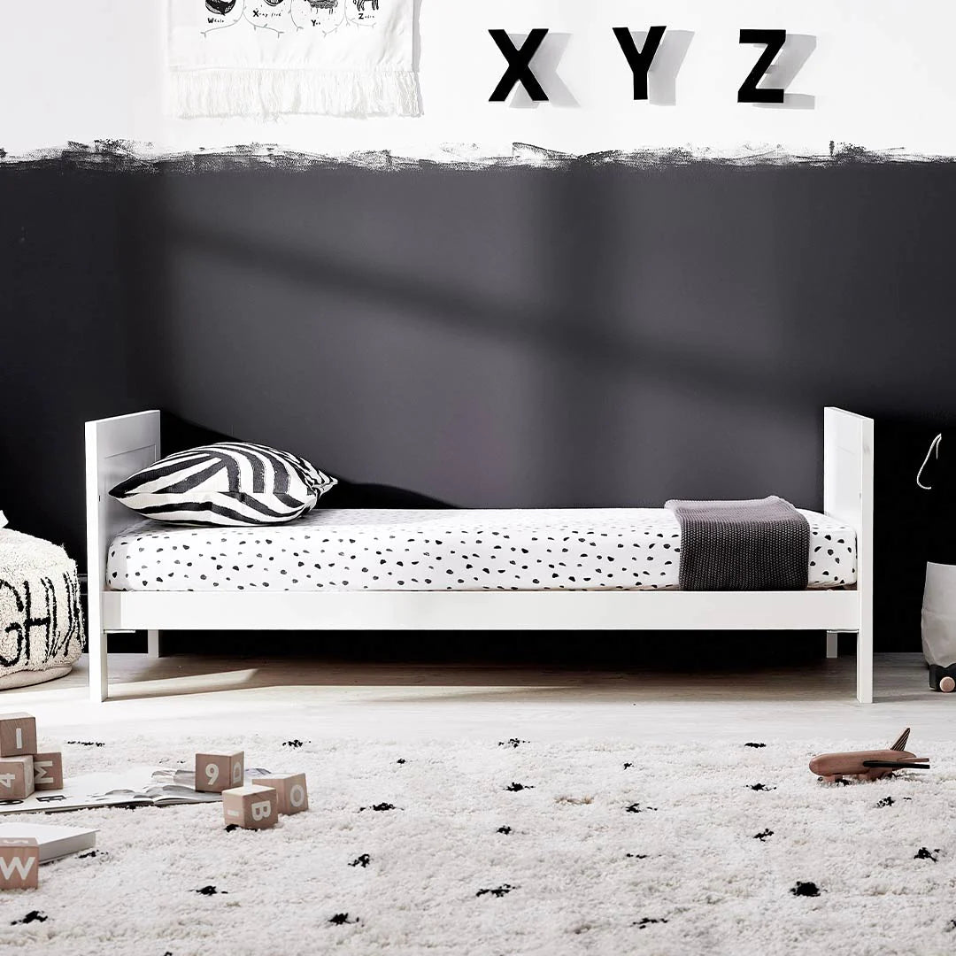 Silver Cross Finchley Convertible Cot Bed White