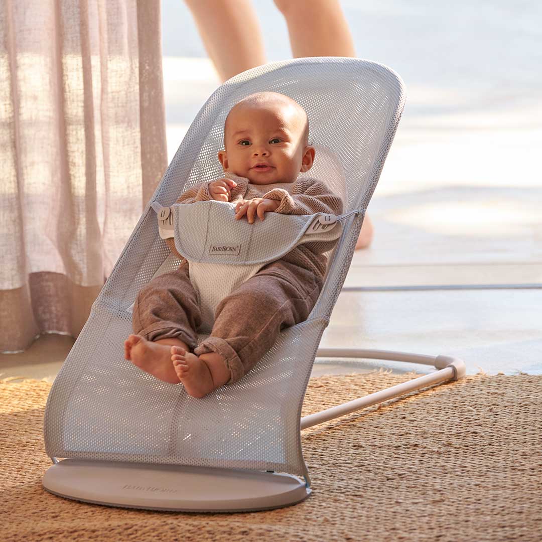 BabyBjorn Bouncer Balance Soft Mesh Silver/White (Grey Frame)